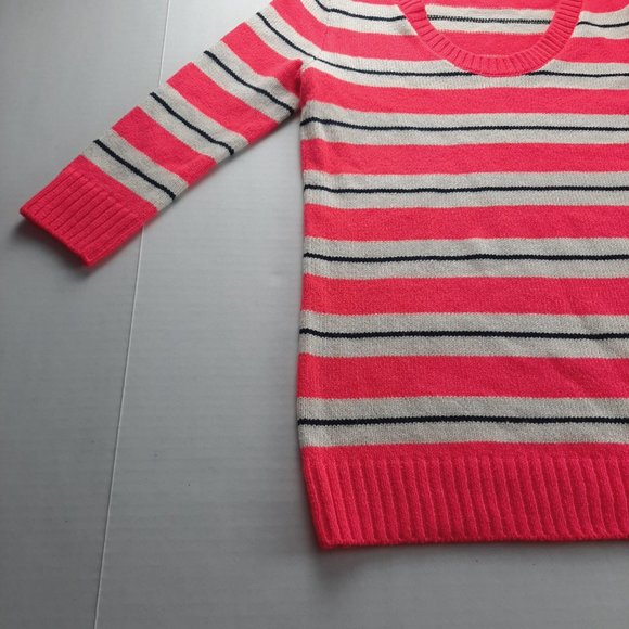 GAP Womens Pullover Sweater Size XS Pink White Black Striped Knit Scoop Neck - Picture 3 of 7